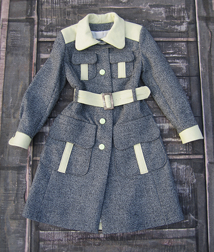 Manteau en laine à détails contrastants